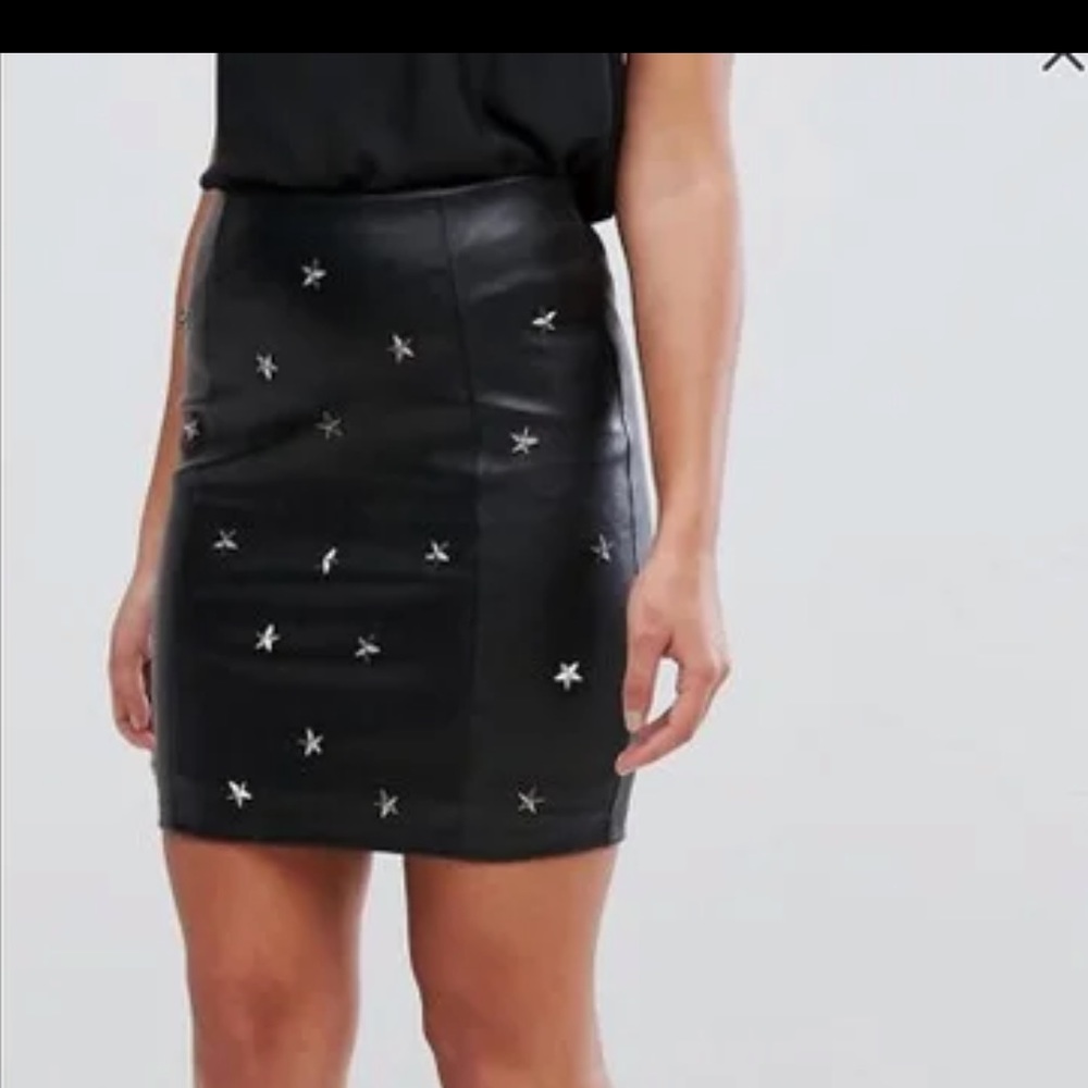 Star leather skirt